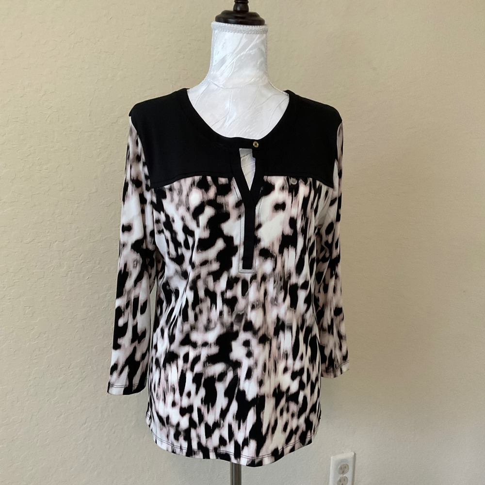Calvin Klein Womens Animal Print Yoke Split Neck 3/4 Sleeve Blouse Top - Picture 8 of 8